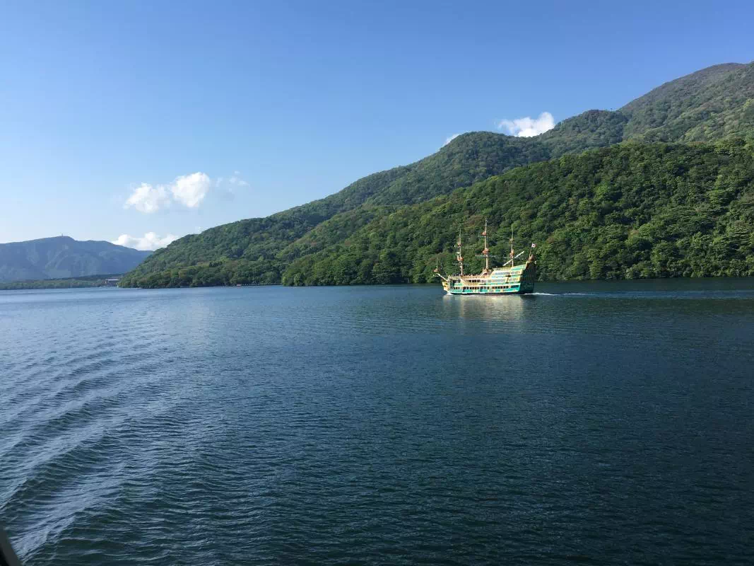 Private Mt. Fuji Tour from Tokyo with Lake Ashi Cruise & Hakone Ropeway Ride