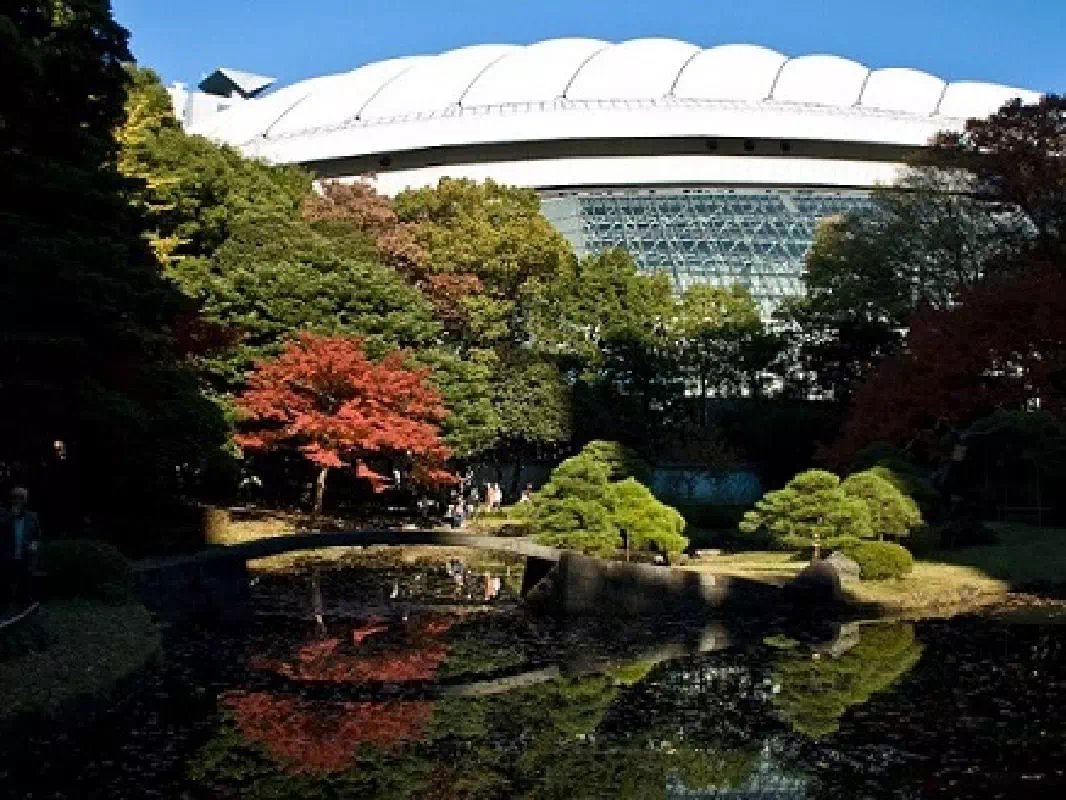 Tokyo Cultural Walking Tour to Koishikawa Korakuen Garden and Kagurazaka