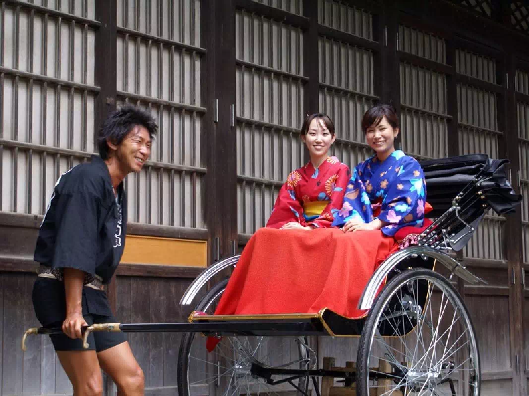 Private Rickshaw Tours of Asakusa (90 Minute Charter) 