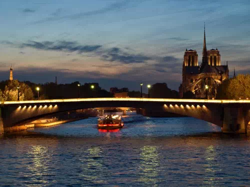 Valentine’s Day 2021 Bateaux Mouches Dinner Cruise (Feb 14, 2021)