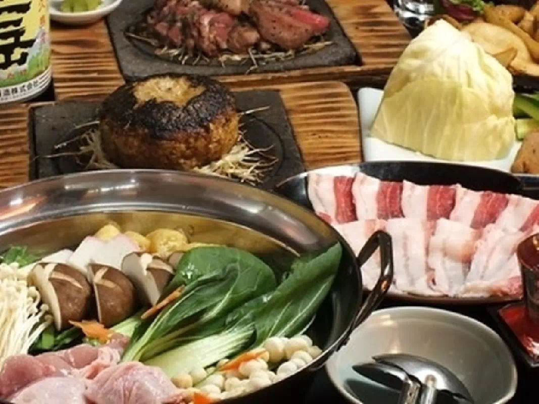 Chanko Hot Pot Dinner with a Sumo Wrestler in Asakusa