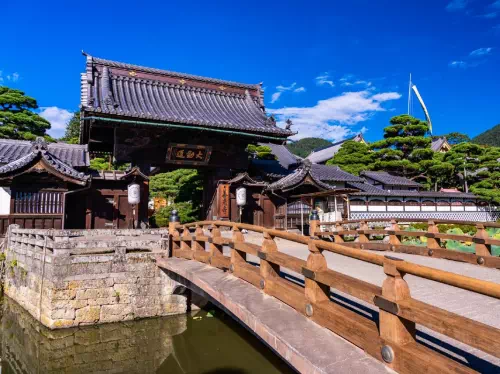 Jigokudani Monkey Park 1-Day Private Tour from Tokyo with Zenkoji Temple Visit
