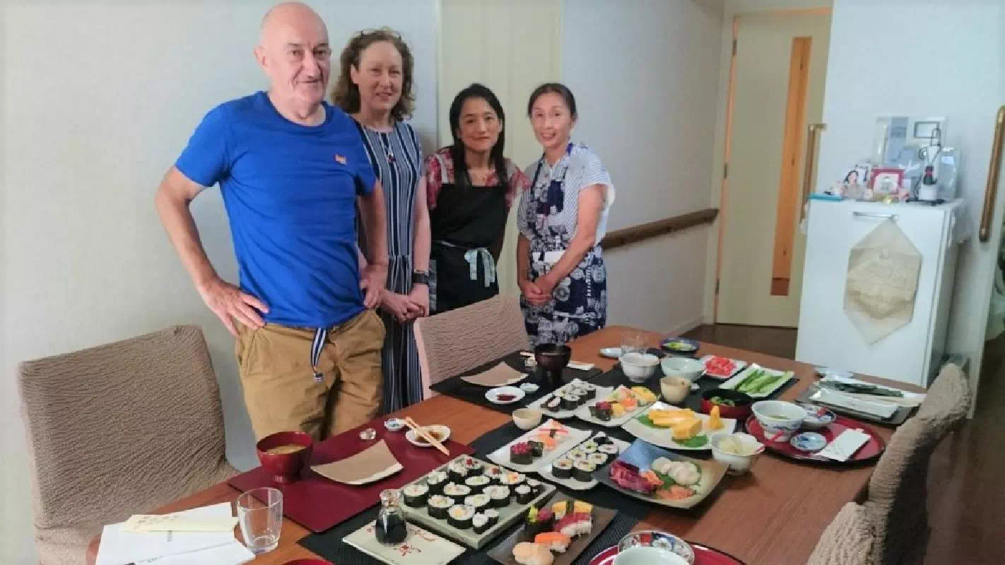 Family-Friendly Sushi Making Lesson with an English-Speaking Instructor in Tokyo