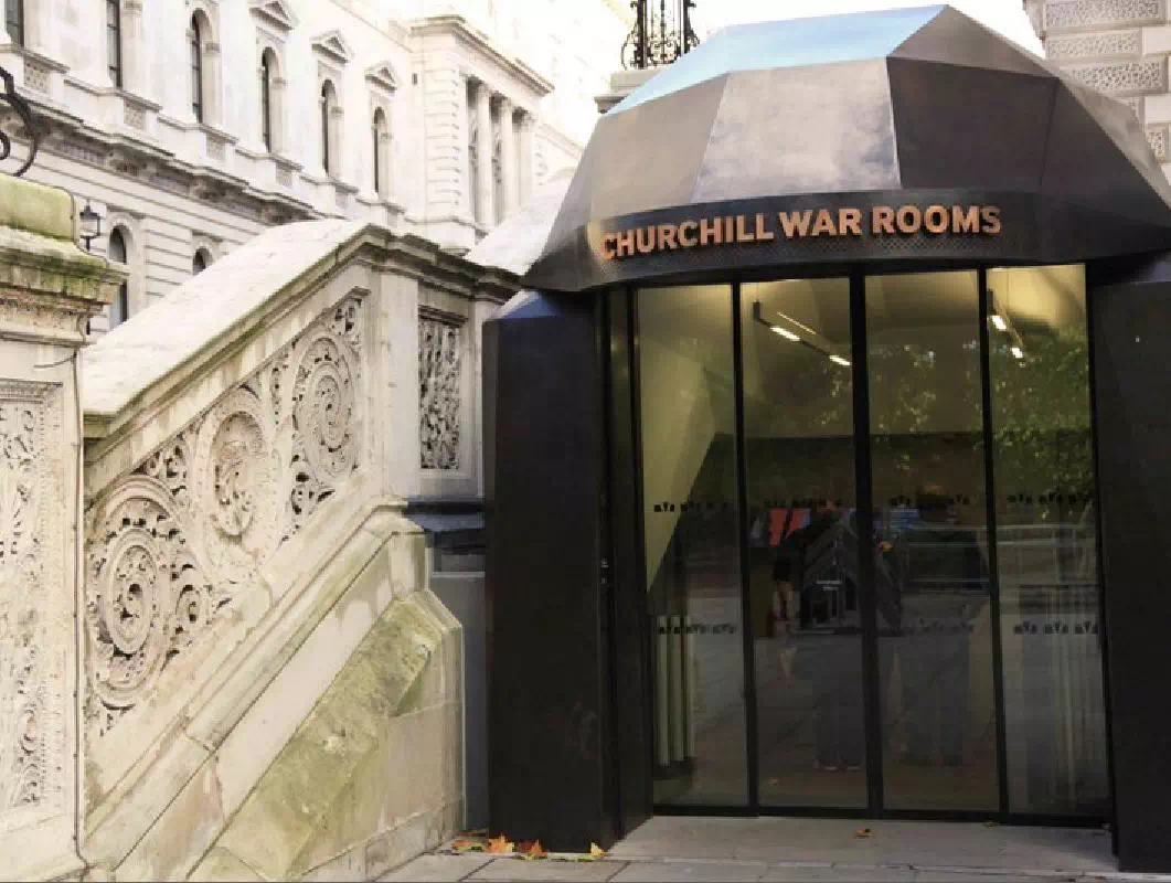 World War II Westminster Guided Walking Tour with Churchill War Rooms Access