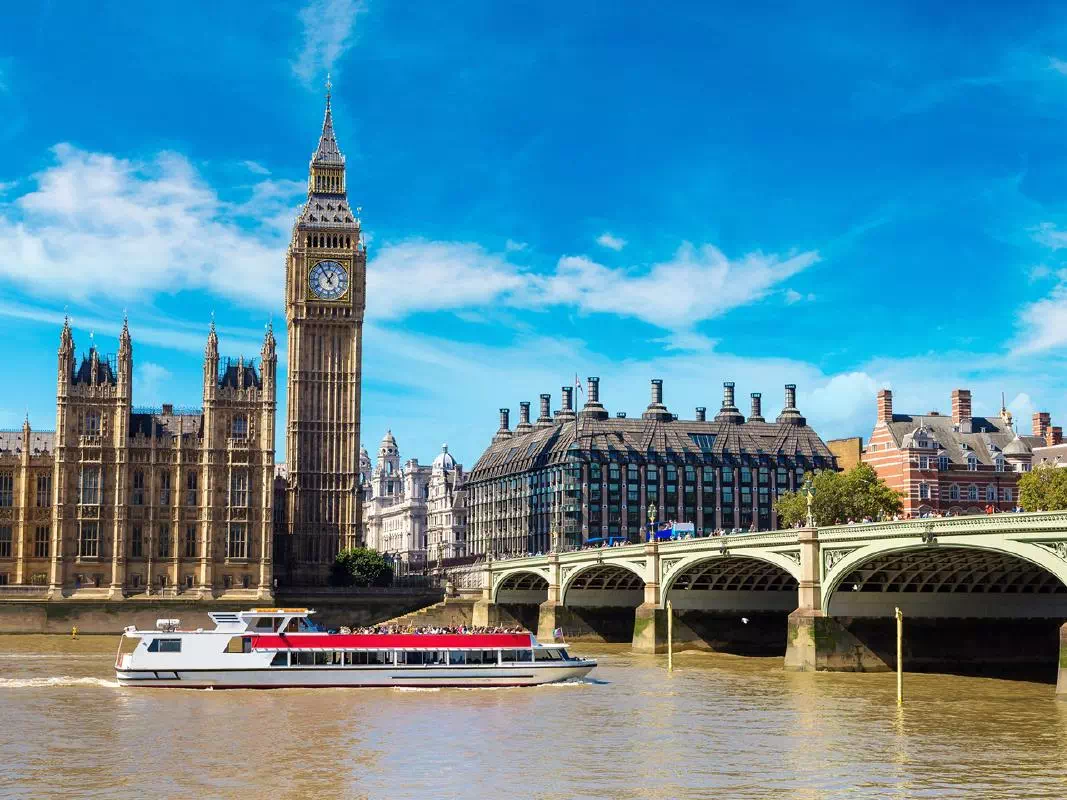 Buckingham Palace, Tower of London and Thames River Cruise Full-Day Tour