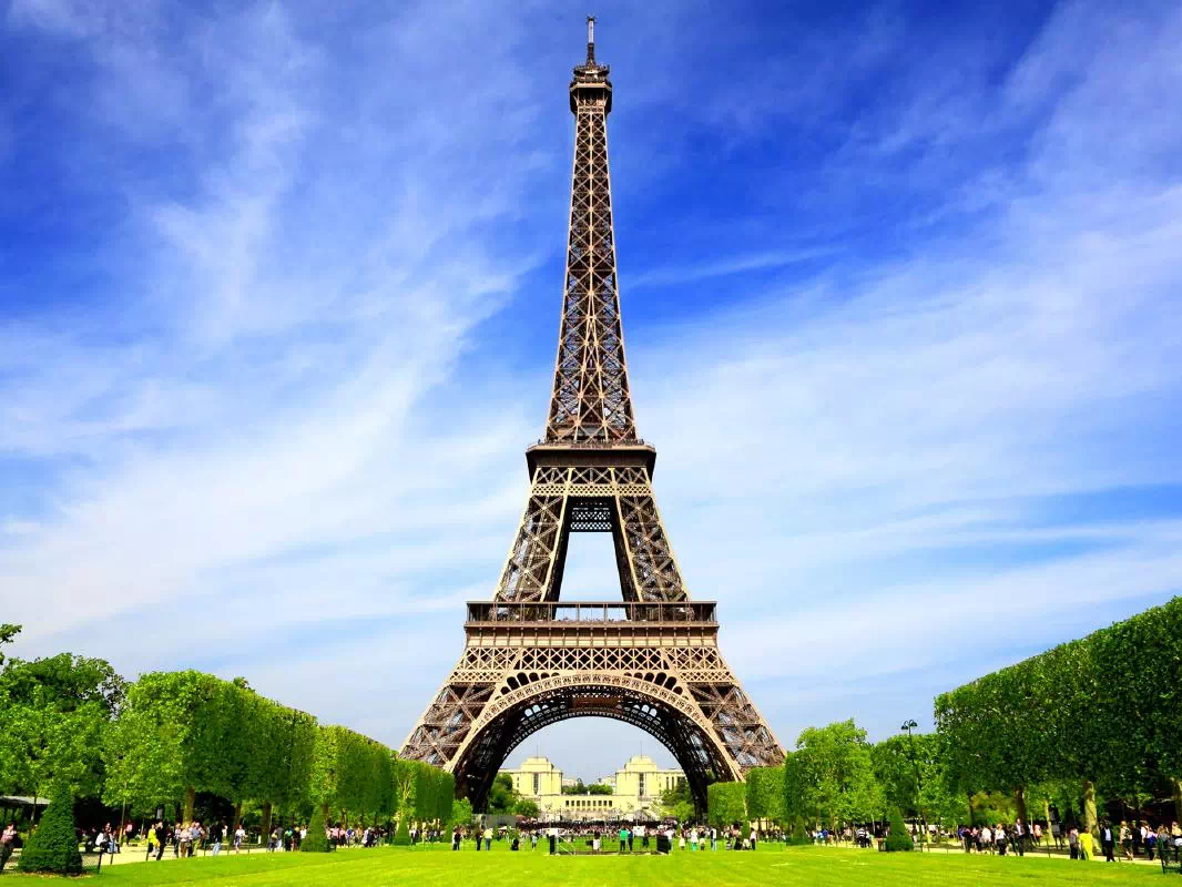 Lunch at the Eiffel Tower, Seine River Cruise and Paris Coach Tour