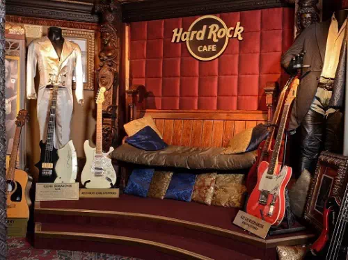 London Hard Rock Cafe Lunch or Dinner Reservation with Rock Vault Museum Visit