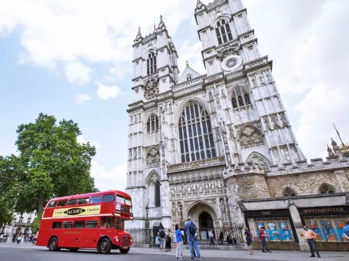 Tower of London and Westminster Abbey Vintage Red Bus Tour with Afternoon Tea