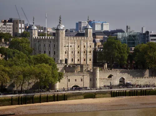London Highlights Tour with River Thames Cruise and Tower of London VIP Access