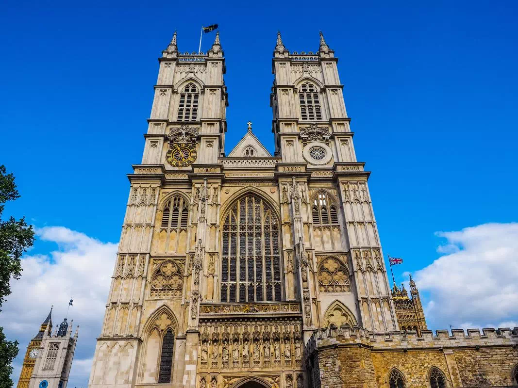 Express Westminster Abbey Tour with Changing of the Guard and Buckingham Palace
