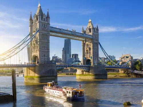 Tower of London and St. Paul's Cathedral Half-Day Tour with Thames River Cruise