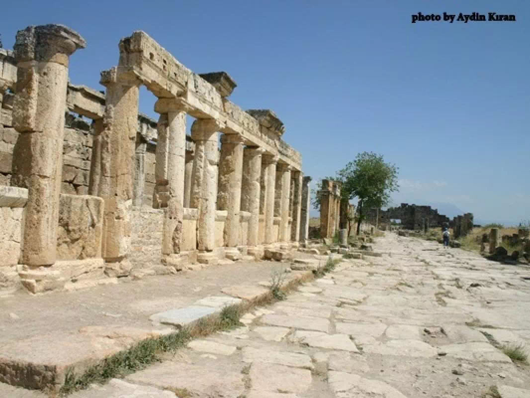 2-Day Tour from Istanbul to Hierapolis and Pamukkale with Flights
