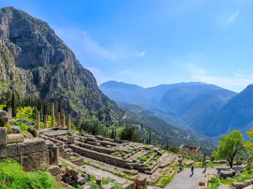 Delphi Full Day Tour from Athens with Pick-up and Lunch