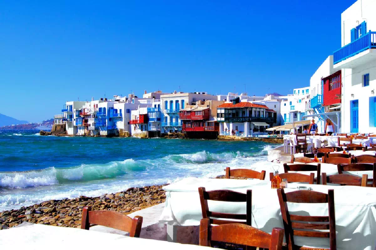 Santorini, Paros and Mykonos 7-Day Excursion from Athens with Accommodation