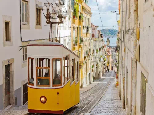 Lisbon Walking Tour in a Small Group with Food Tastings and Ferry Ride