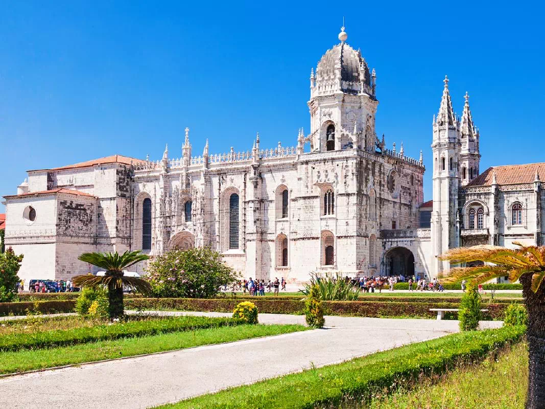 Lisbon 1-Day Hop-On Hop-Off Sightseeing Bus Tour