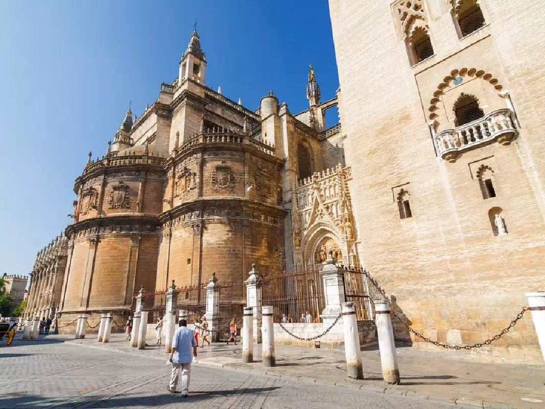 Seville Cathedral and Giralda Tower Guided Tour with Skip-the-Line Entry