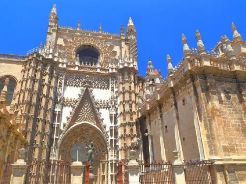 Seville Cathedral and Giralda Tower Guided Tour with Skip-the-Line Entry