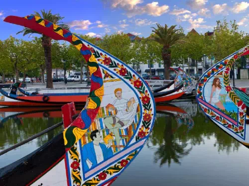  Aveiro Half-Day Tour from Porto with Canal Cruise and Costa Nova Visit