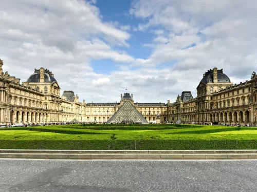 Skip the Line Louvre Museum, Eiffel Tower Lunch, and Optional Notre Dame Visit