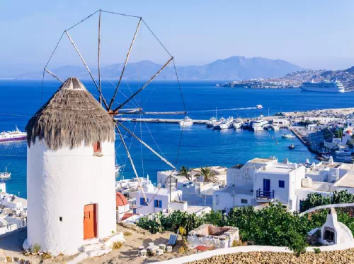 Mykonos and Santorini 7-Day Trip from Athens with Hotel and Ferry Transfers