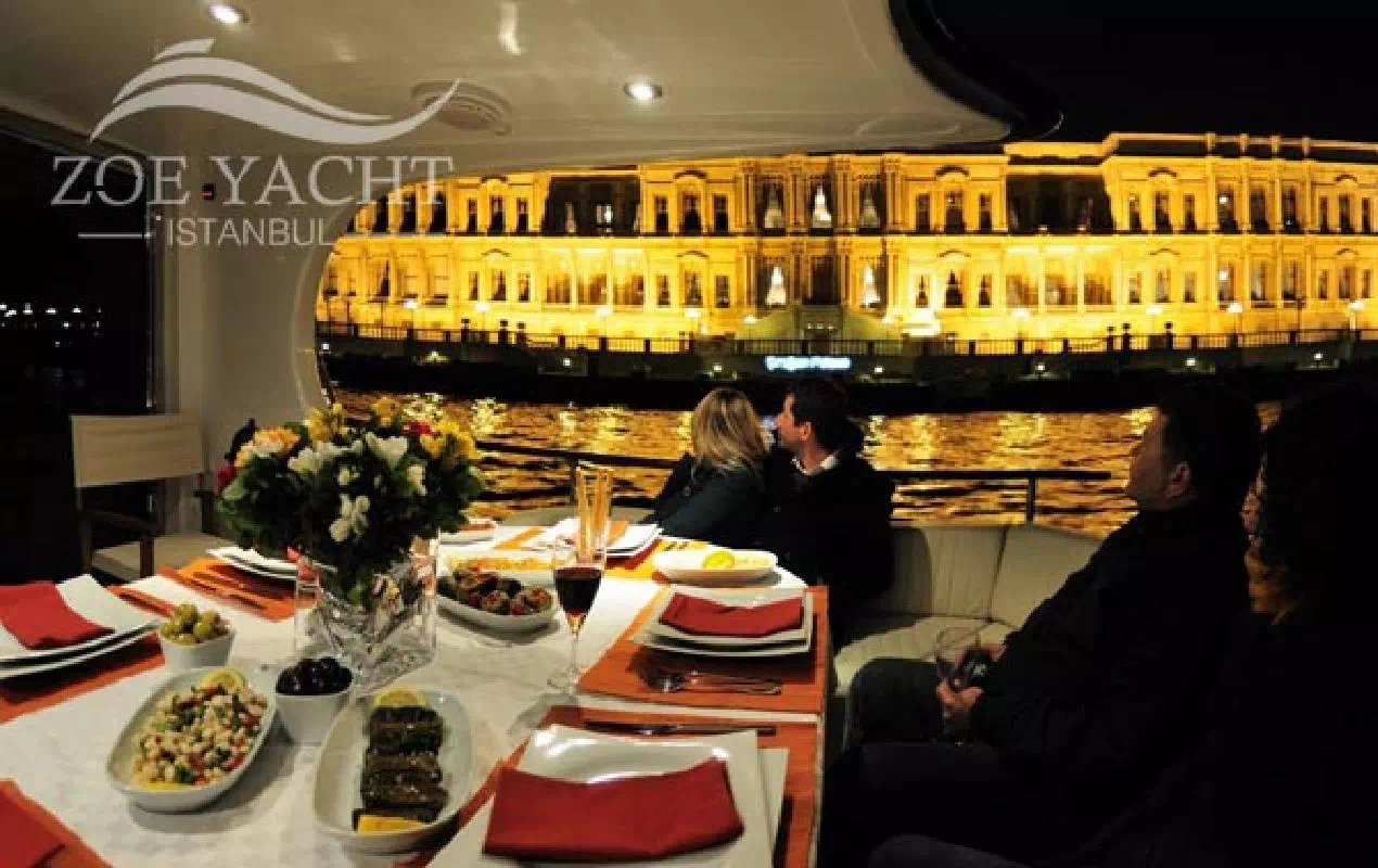Istanbul Bosphorus Dinner Cruise by Private Yacht