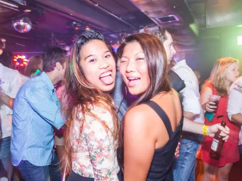 Hong Kong Lan Kwai Fong (LKF) Pub Crawl with VIP Nightclub Entry