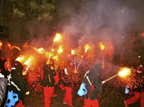 Local Festival and Correfoc Fire Run Small Group Tour from Barcelona