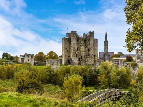 Ancient Ireland Full Day Tour to Castles and Tombs from Dublin