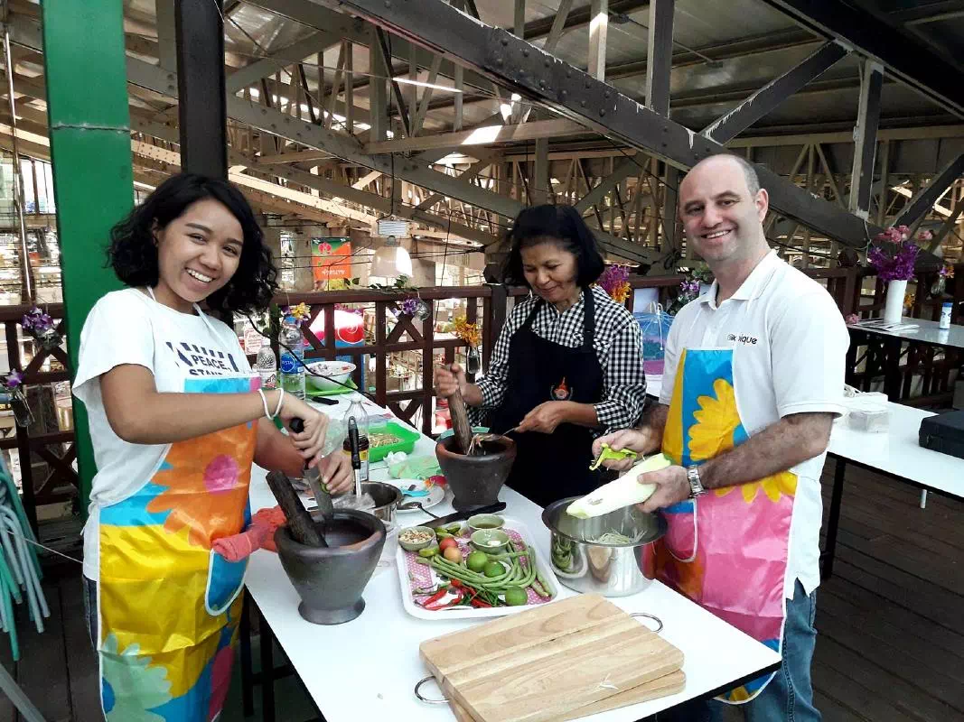 Bangkok Small Group Thai Cooking Class with Market Visit