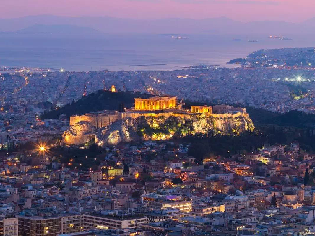 Athens Night Walking Tour with Dinner at a Traditional Greek Taverna