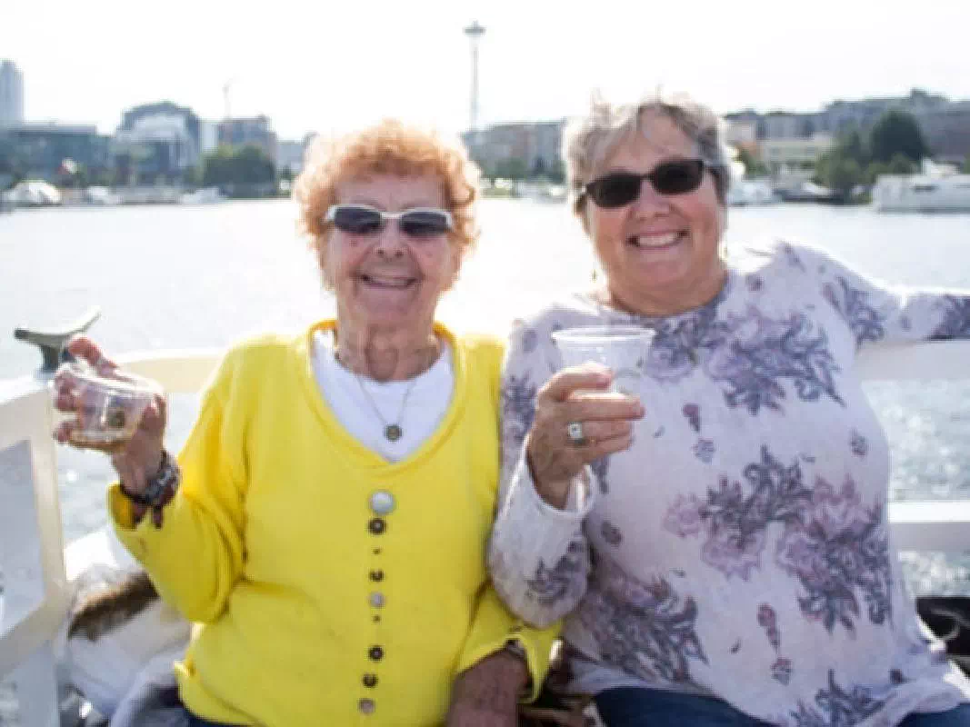 Lake Union One-and-a-Half Hour Saturday Sightseeing Cruise and Wine Tasting