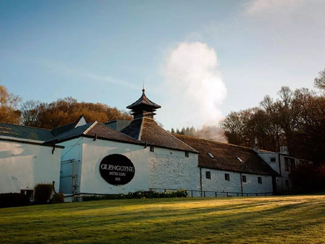 Loch Lomond and Stirling Castle Tour with Whiskey Distillery Visit from Glasgow
