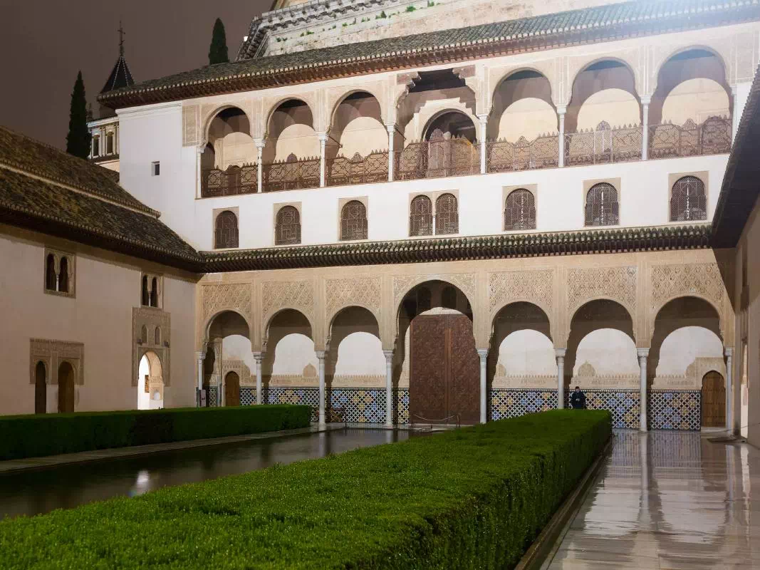 2-Day Granada Excursion from Seville with Alhambra Visit and Hotel Accommodation