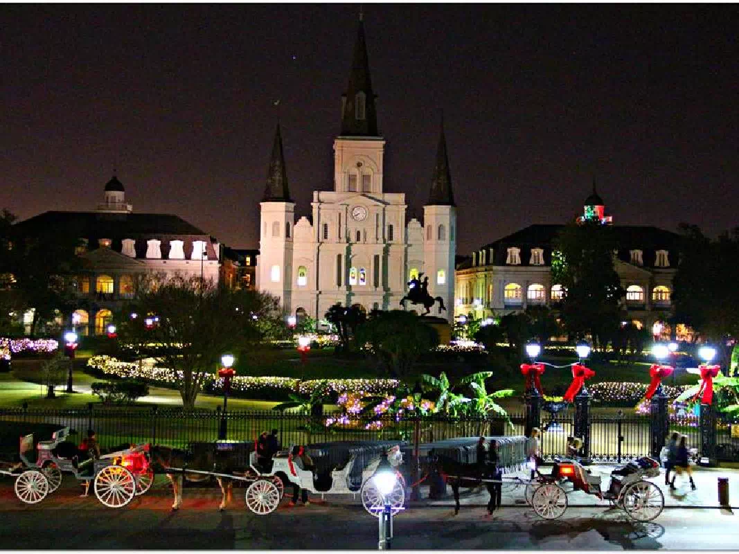 New Orleans Christmas Day Sightseeing Bus Tour with On-board Narration
