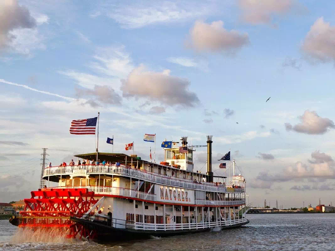 New Orleans Guided Sightseeing Bus Tour and Steamboat Natchez Jazz Cruise