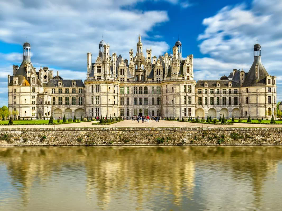 Loire Valley Castles Tour from Paris with Wine Tasting & Hotel Transfers Option