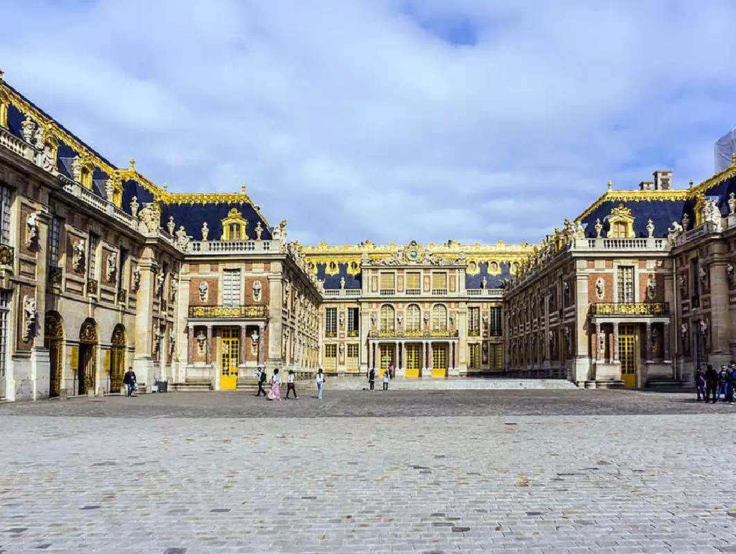 Versailles Palace & Trianon Estate Tour from Paris with Lunch & Hotel Transfers