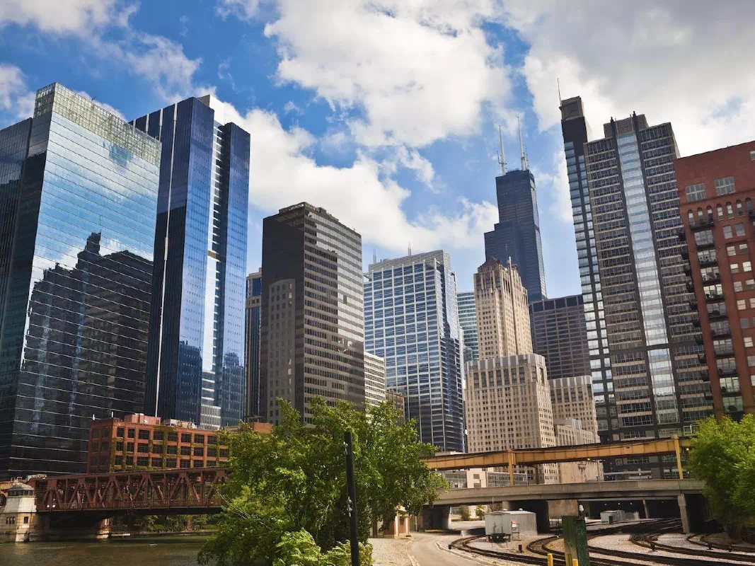 Chicago Architecture River Tour with Sightseeing Bus Tour Combo