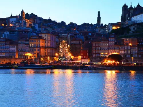 Porto Guided Evening Tour with Fado Music Show and 3-Course Dinner
