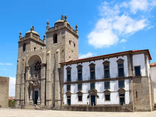 Porto Castles and Historical Hop On Hop Off Bus Combo Ticket