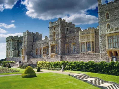 Windsor Castle, Bath and Stonehenge Full-Day Tour from London with Lunch