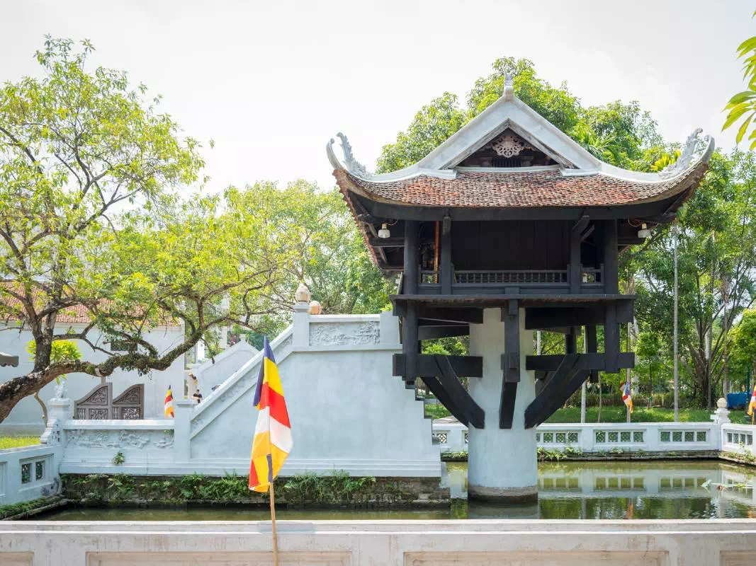Hanoi City Highlights Half Day Private Tour by Green Car