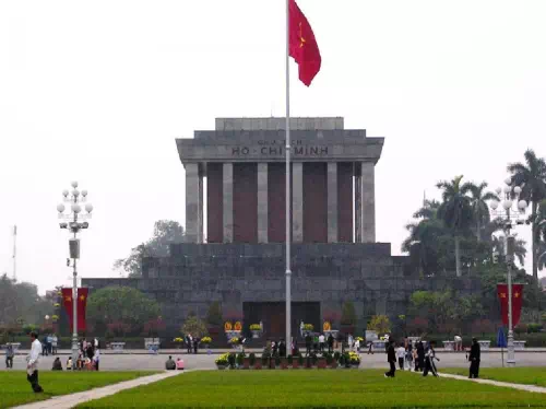 Hanoi City Highlights Half Day Private Tour by Green Car