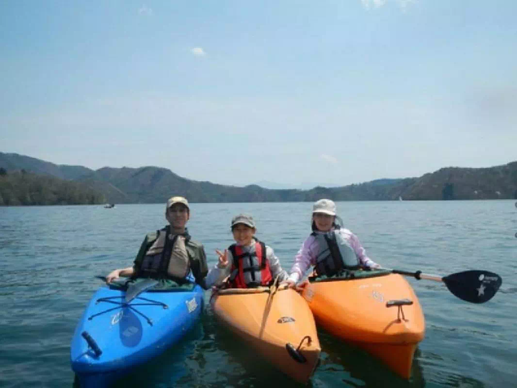Lake Nojiri Canoe Adventure for Paddlers of All Levels in Nagano