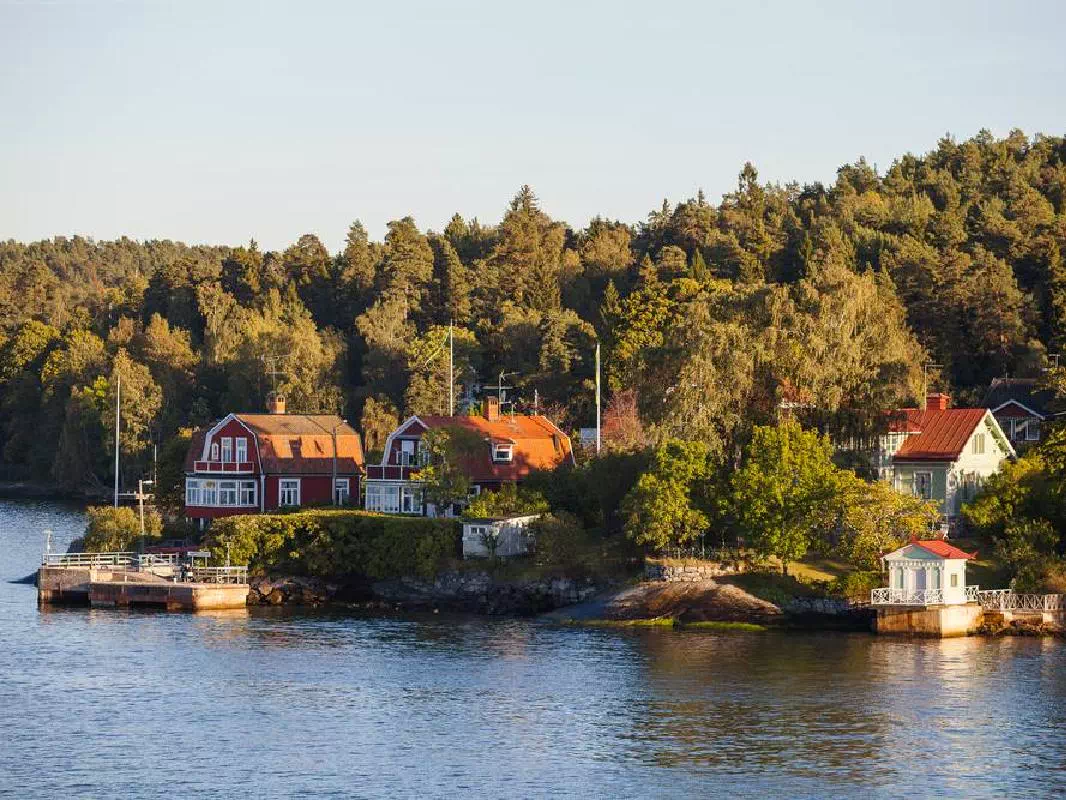 Stockholm's Archipelago Cruise with Local Guide and Lunch