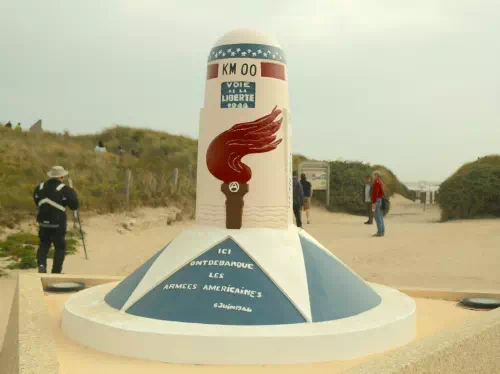 Normandy D-Day Beaches with Norman Lunch and Cider Tasting Day Tour from Paris