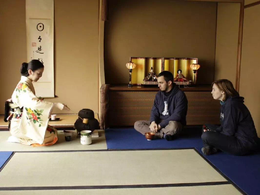 Traditional Tea Ceremony in English near Kiyomizu Temple in Kyoto