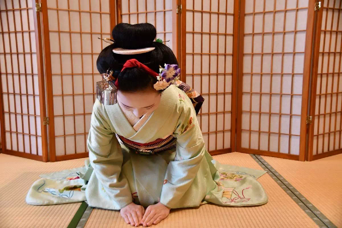 Kyoto Maiko Entertainment with Optional Dinner