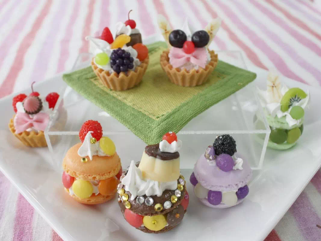 Japanese Plastic Food Sample Cake Making Experience in Fukuoka 